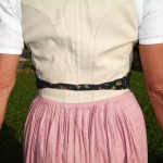 Falsch – Schürze zu hoch gebunden