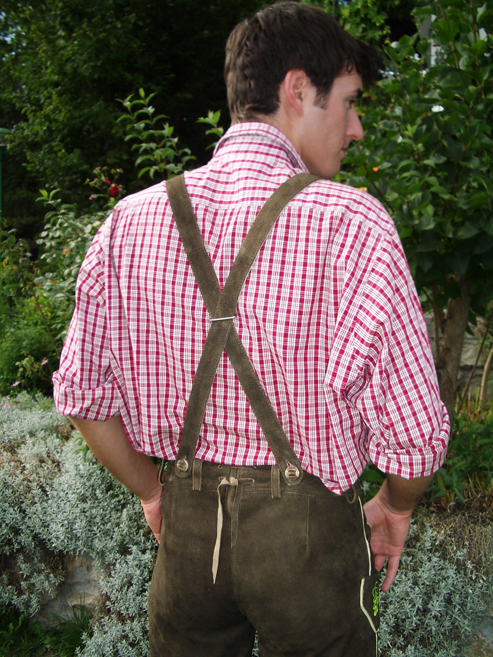 Hosenträger richtig getragen Trachten Peteranderl