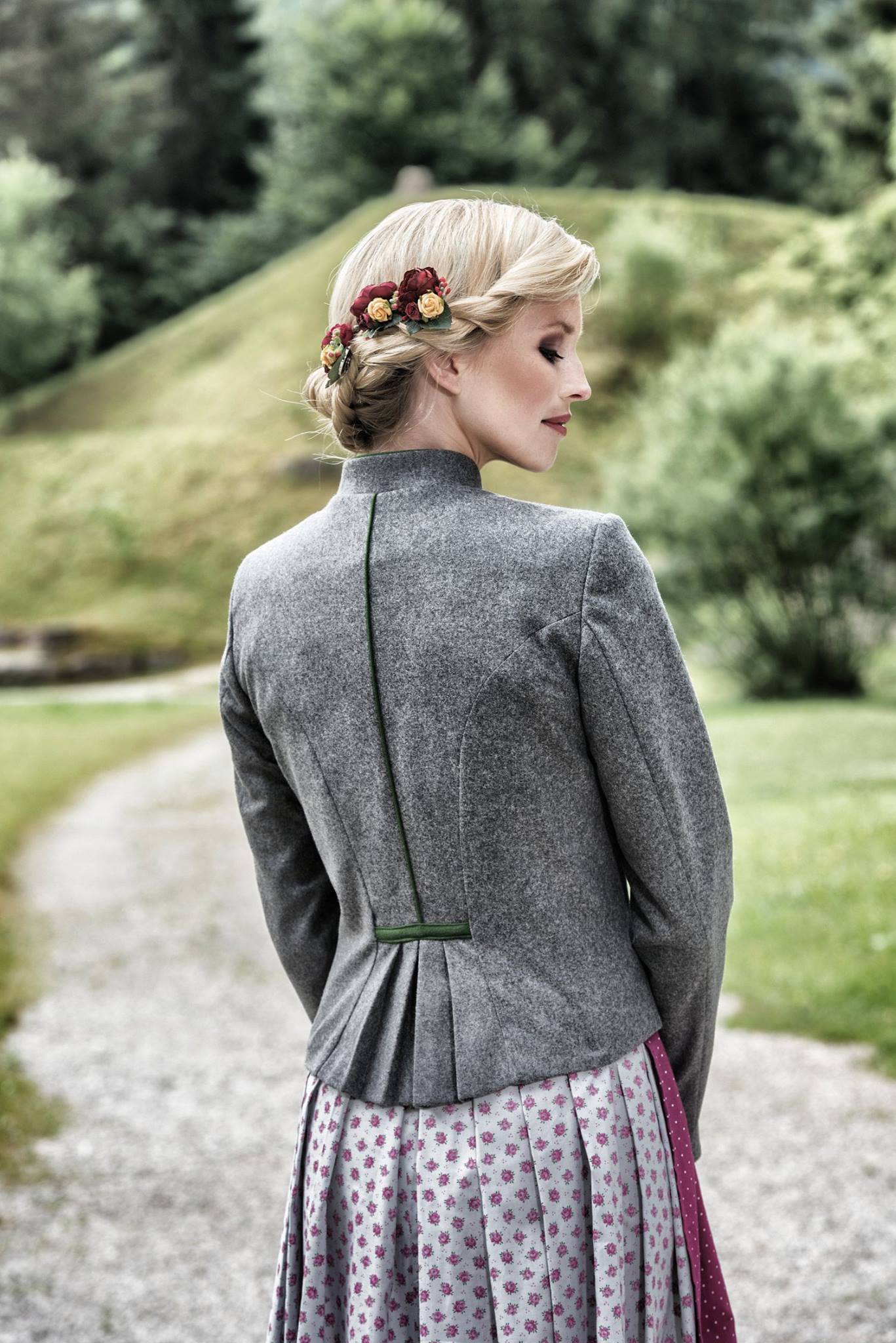Tuchlodenjacke mit Schößerl
