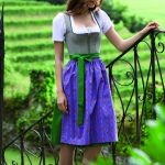 Leinendirndl handgestickt